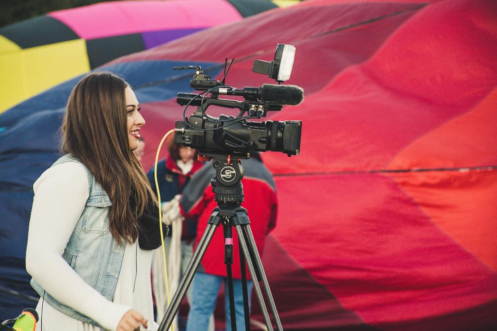 Should You Choose Voiceover or Subtitles For Your Next Multimedia Project?